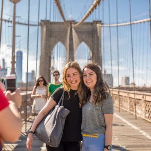 Sprachschule New York Kaplan International USA Aktivitätenprogramm Brooklyn Bridge